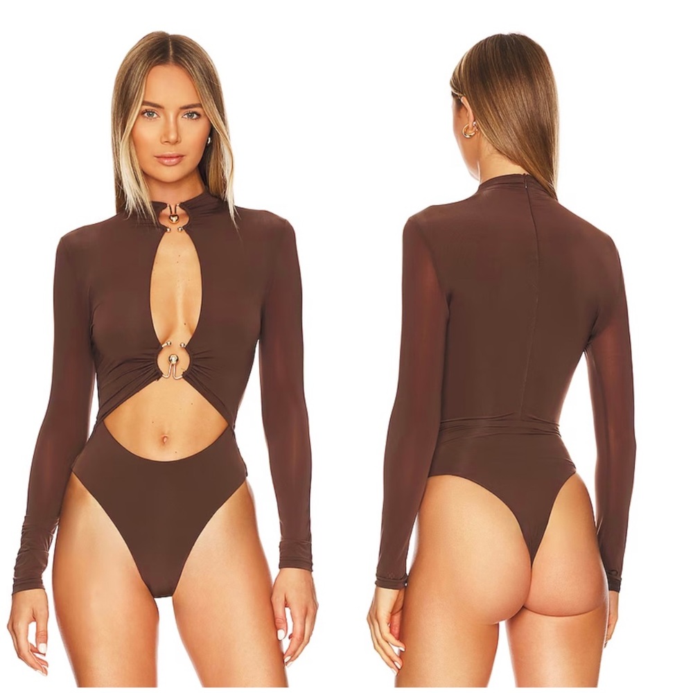 Superdown Sarah Cut Out Top in Chocolate XS